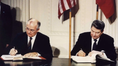 Mihail Gorbachov (1931-2022) y Ronald Reagan (1911-2004).