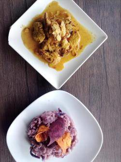 Photo: Above: Ivy with pineapple and dried fruits. Beneath: Risotto of red cabbage with sweet potato chips and Violet sweet potato. Source: Veganitza’t.